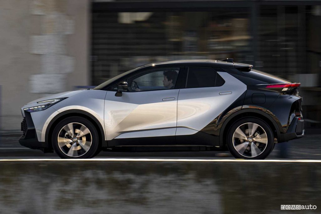 Toyota C-HR PHEV test drive sulle strade di Marsiglia