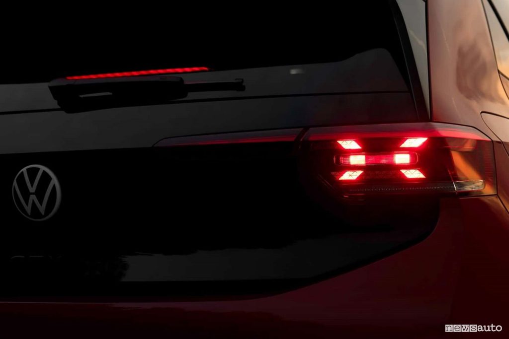 Volkswagen ID.3 GTX firma luminosa posteriore