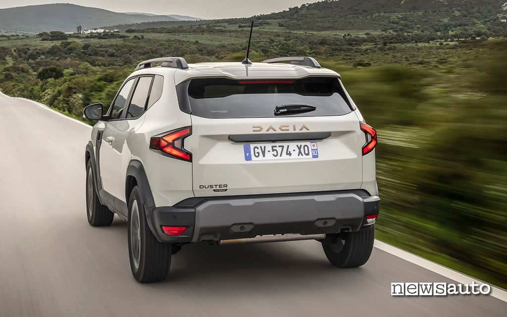 Dacia Duster Hybrid posteriore
