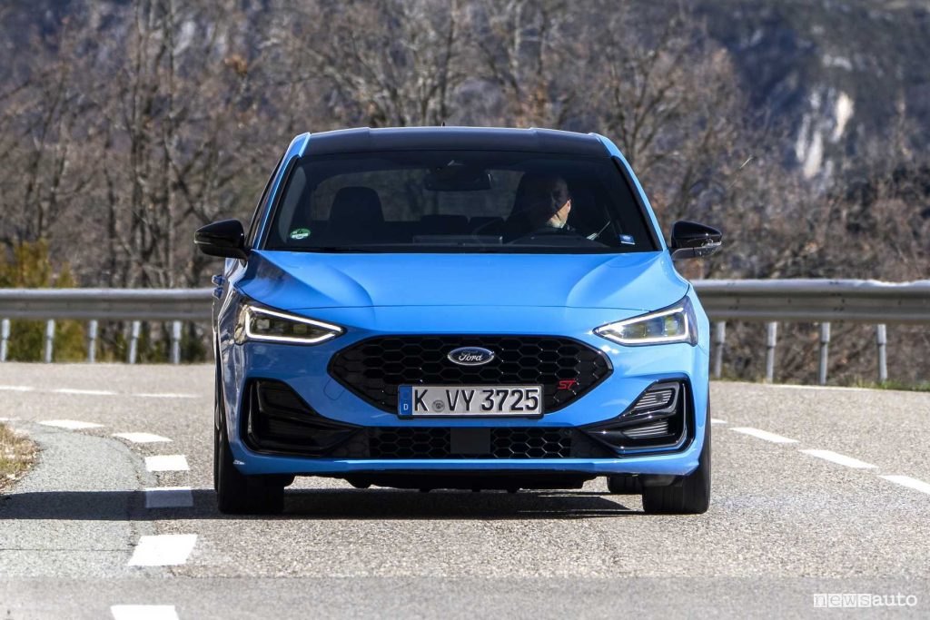 Ford Focus ST Edition su strada