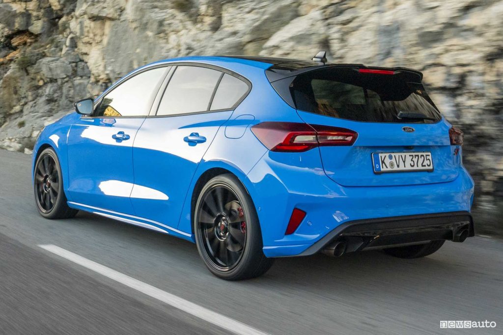 Ford Focus ST Edition su strada