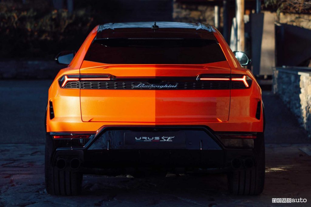 Lamborghini Urus plug-in SE posteriore