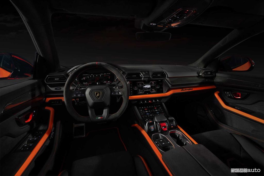 Lamborghini Urus plug-in SE plancia abitacolo