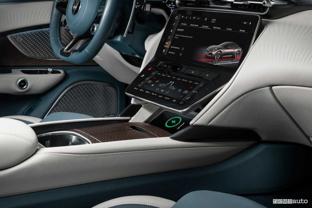 Maserati GranCabrio Folgore display clima e infotainment
