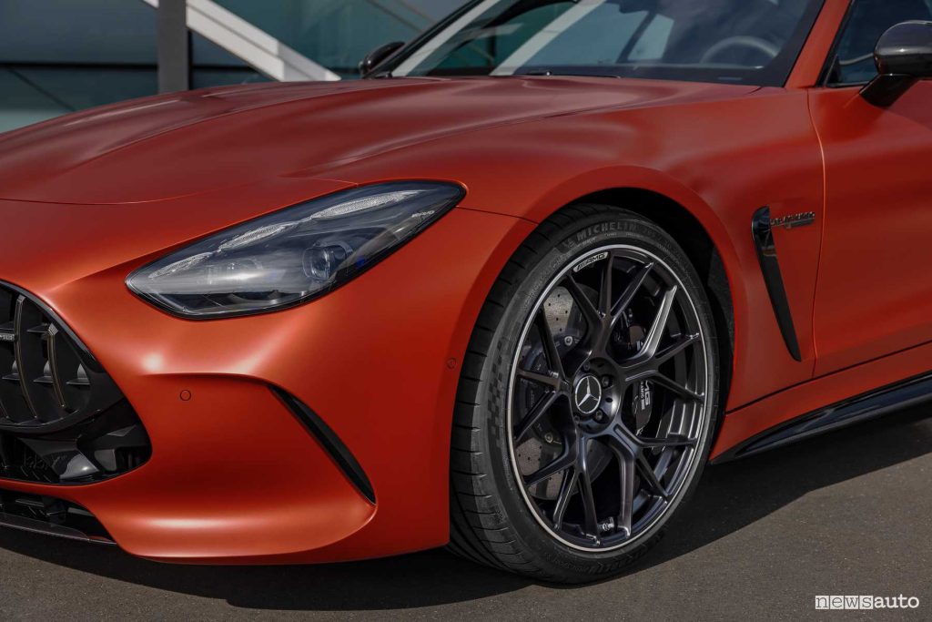 Mercedes AMG GT 63 S E Performance cerchi in lega da 20"