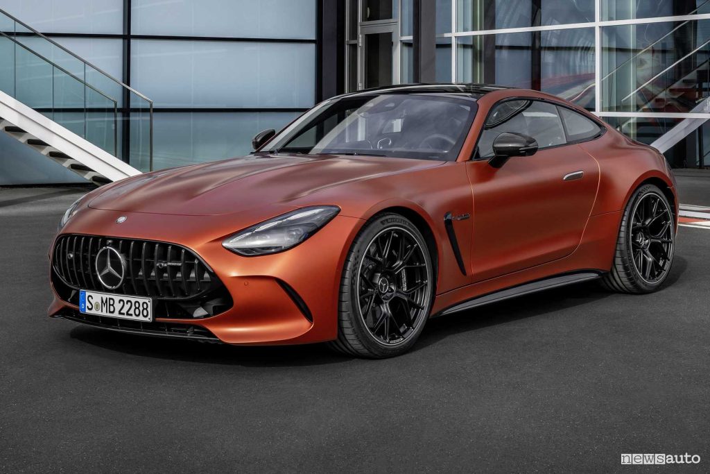 Mercedes AMG GT 63 S E Performance anteriore 3/4