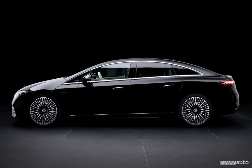 Mercedes-Benz EQS (2024) laterale