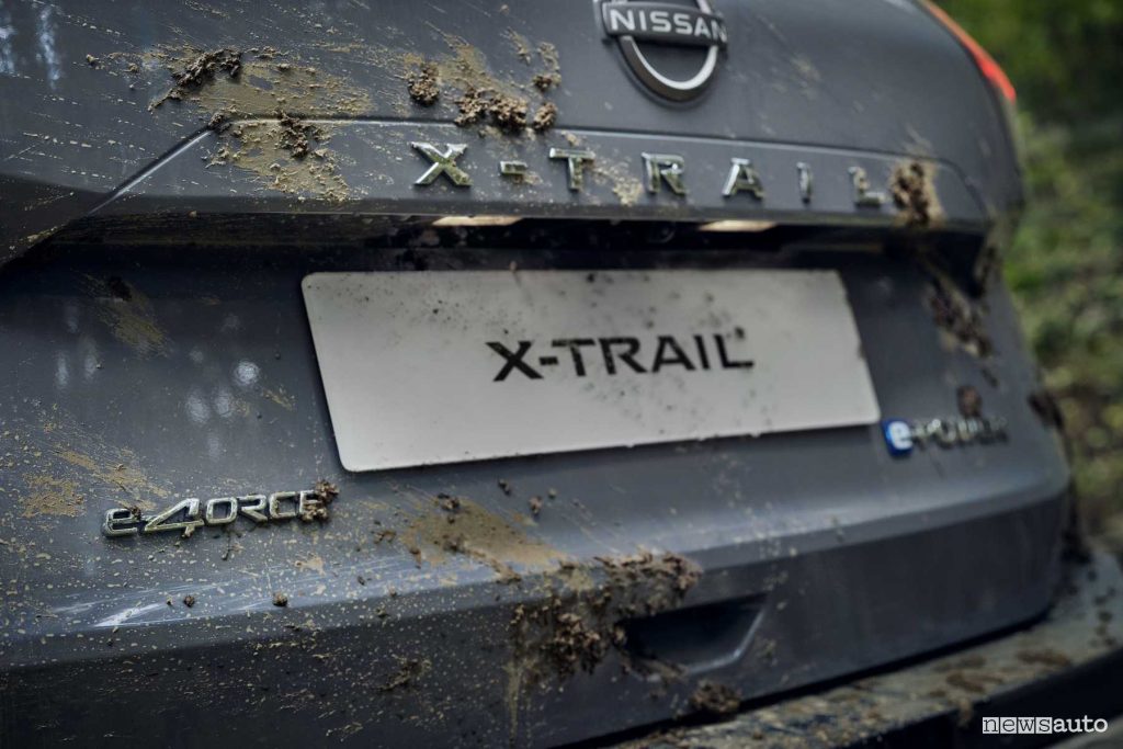 Nissan X-Trail N-Treck portellone posteriore