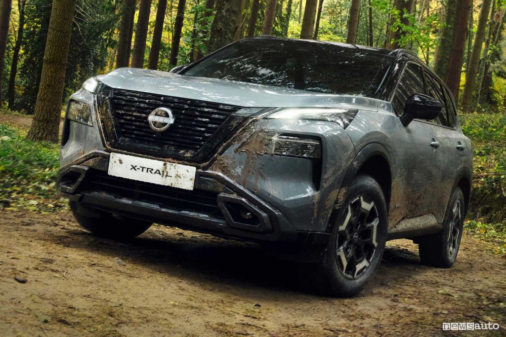 Nissan X-Trail N-Treck anteriore 3/4