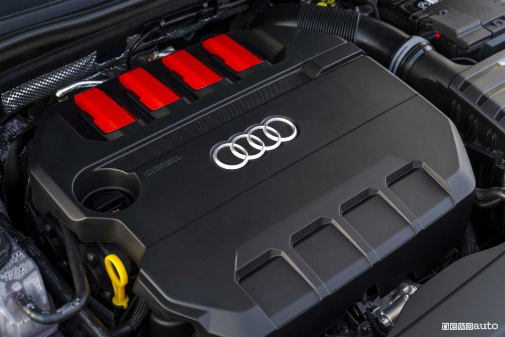 Audi S3 Sedan vano motore
