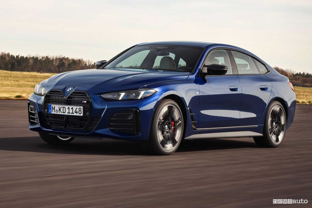 BMW M440i xDrive Gran Coupé su strada