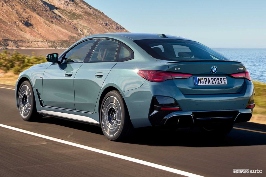BMW i4 M50 xDrive su strada