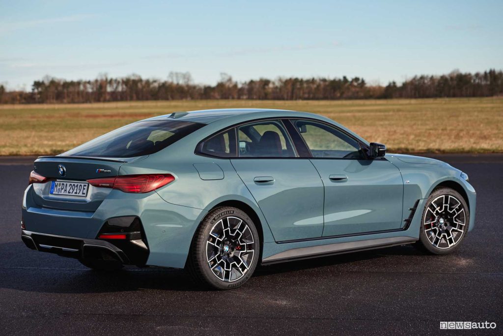 BMW i4 M50 xDrive posteriore 3/4