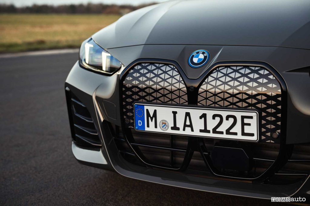 BMW i4 eDrive40 griglia paraurti anteriore