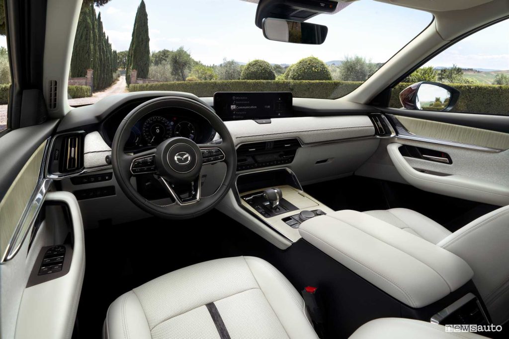 Mazda CX-80 plancia abitacolo