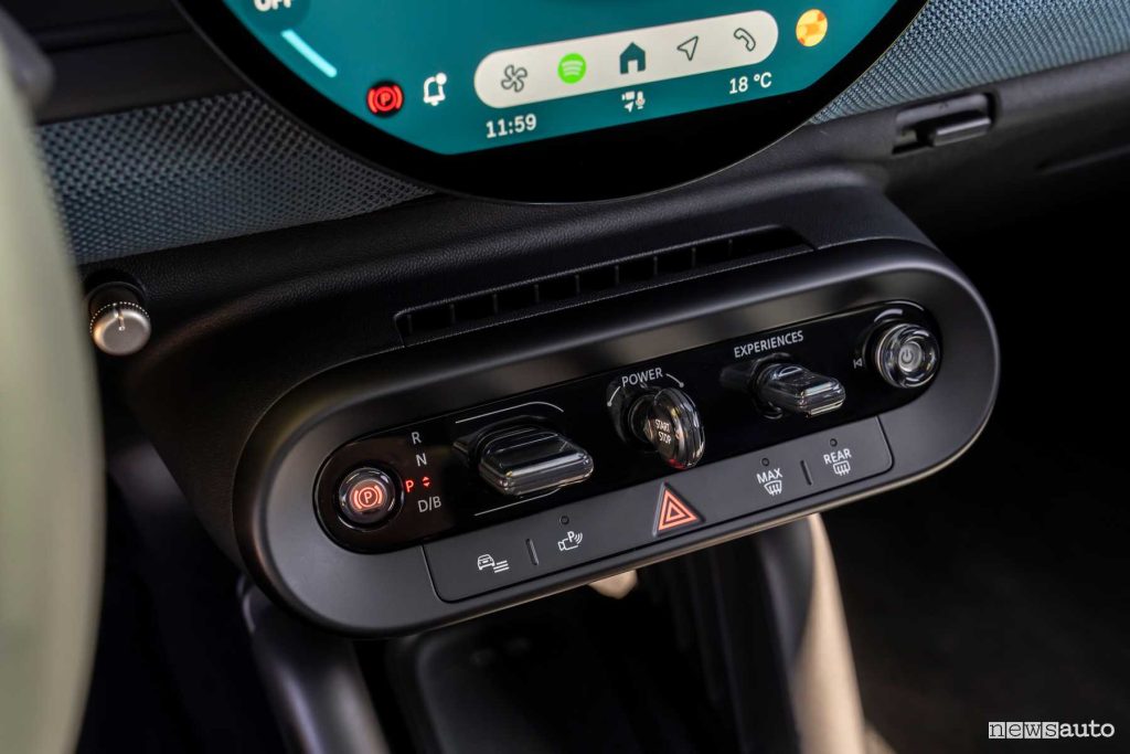 Nuova Mini Aceman SE comandi abitacolo