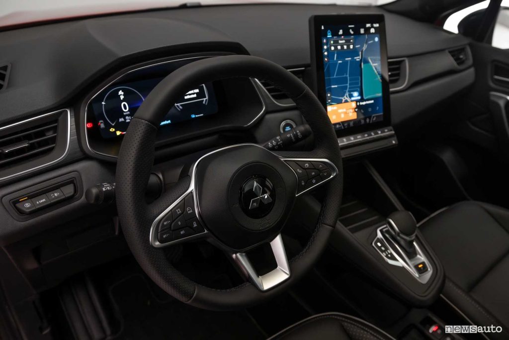 Nuova Mitsubishi ASX volante abitacolo
