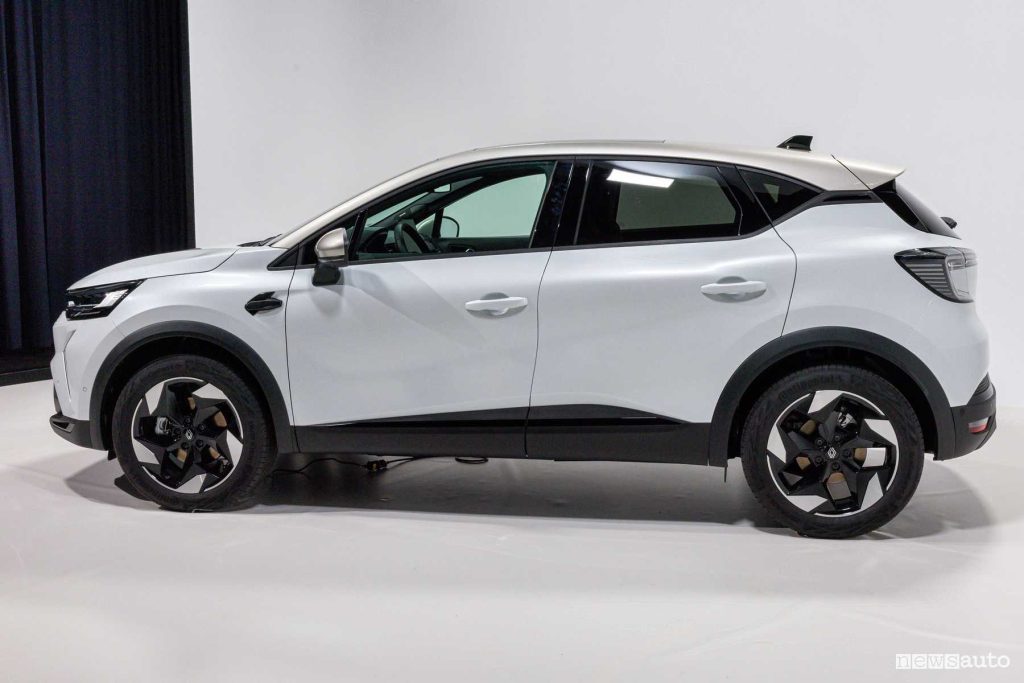 Renault Captur Techno laterale