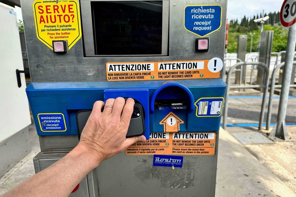 Pagamento contactless autostrada, alternativa economia al Telepass