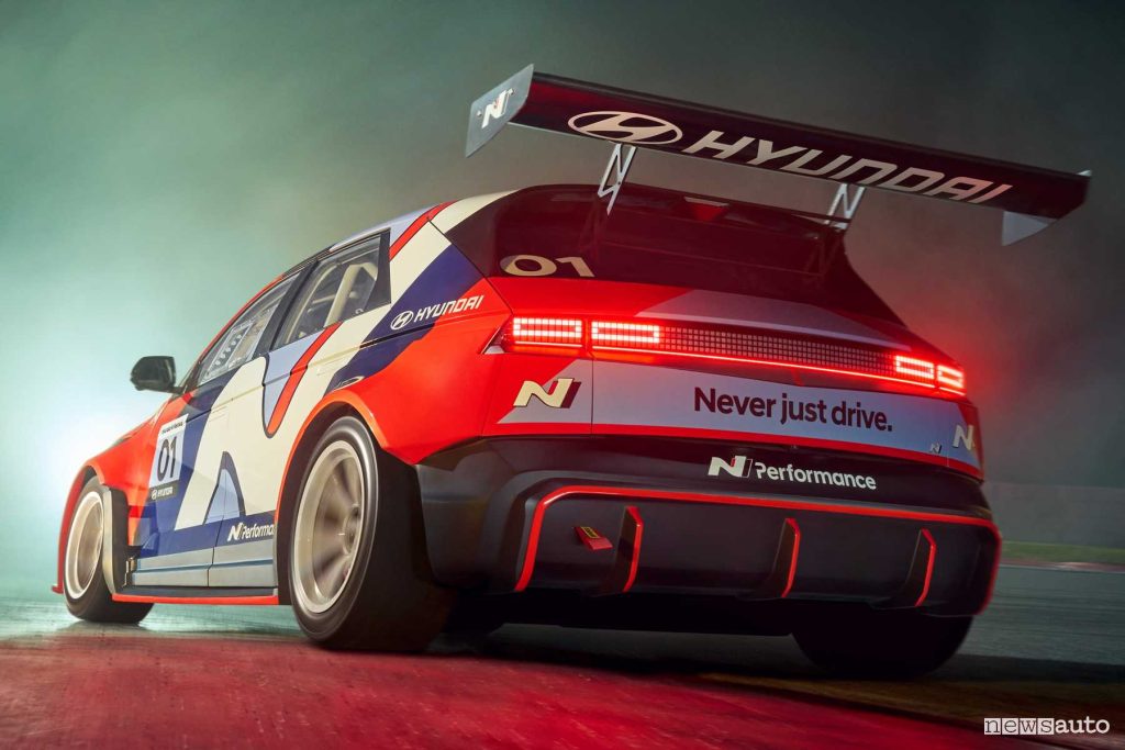 Hyundai Ioniq 5 N eN1 posteriore 3/4