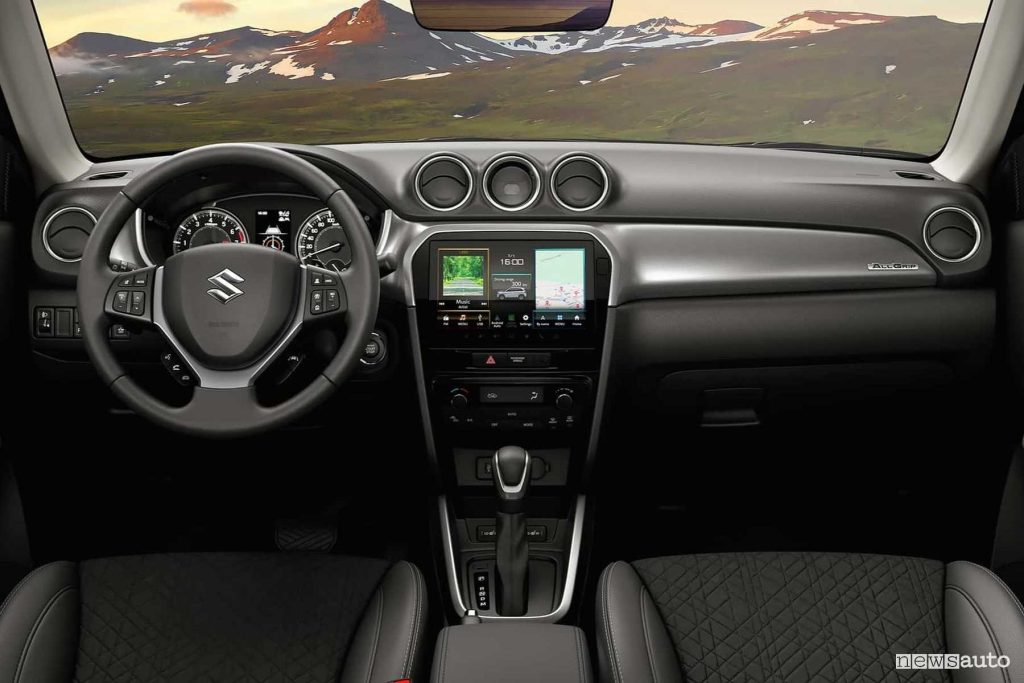 Abitacolo nuova Suzuki Vitara 2024 restyling