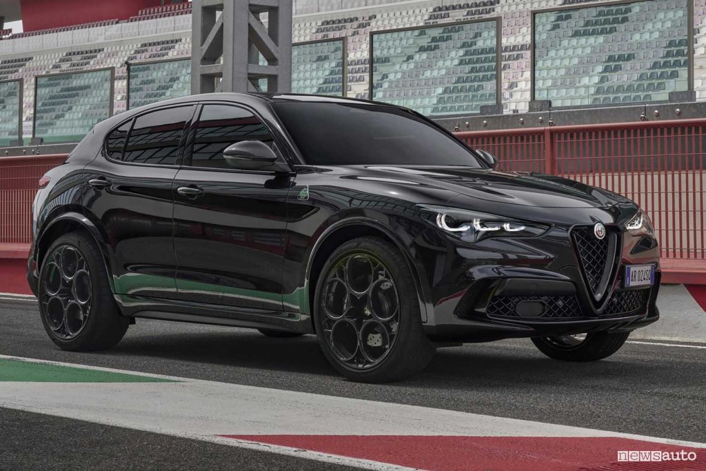 Alfa Romeo Stelvio Quadrifoglio “Super Sport” anteriore 3/4