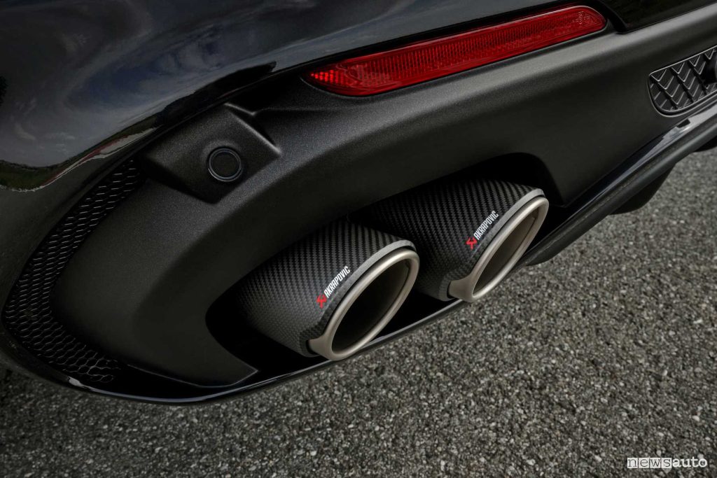 Alfa Romeo Stelvio Quadrifoglio “Super Sport” scarico Akrapovic