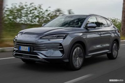 BYD Seal U DM-i su strada