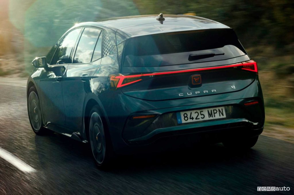 Cupra Born VZ su strada