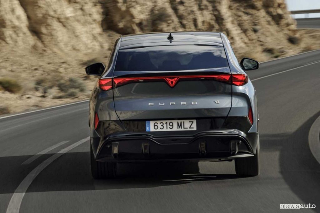 Cupra Tavascan VZ su strada