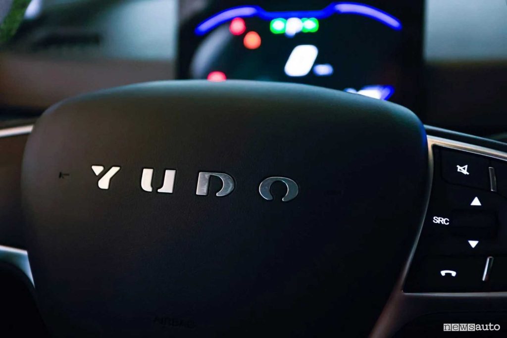 EMC Yudo volante abitacolo