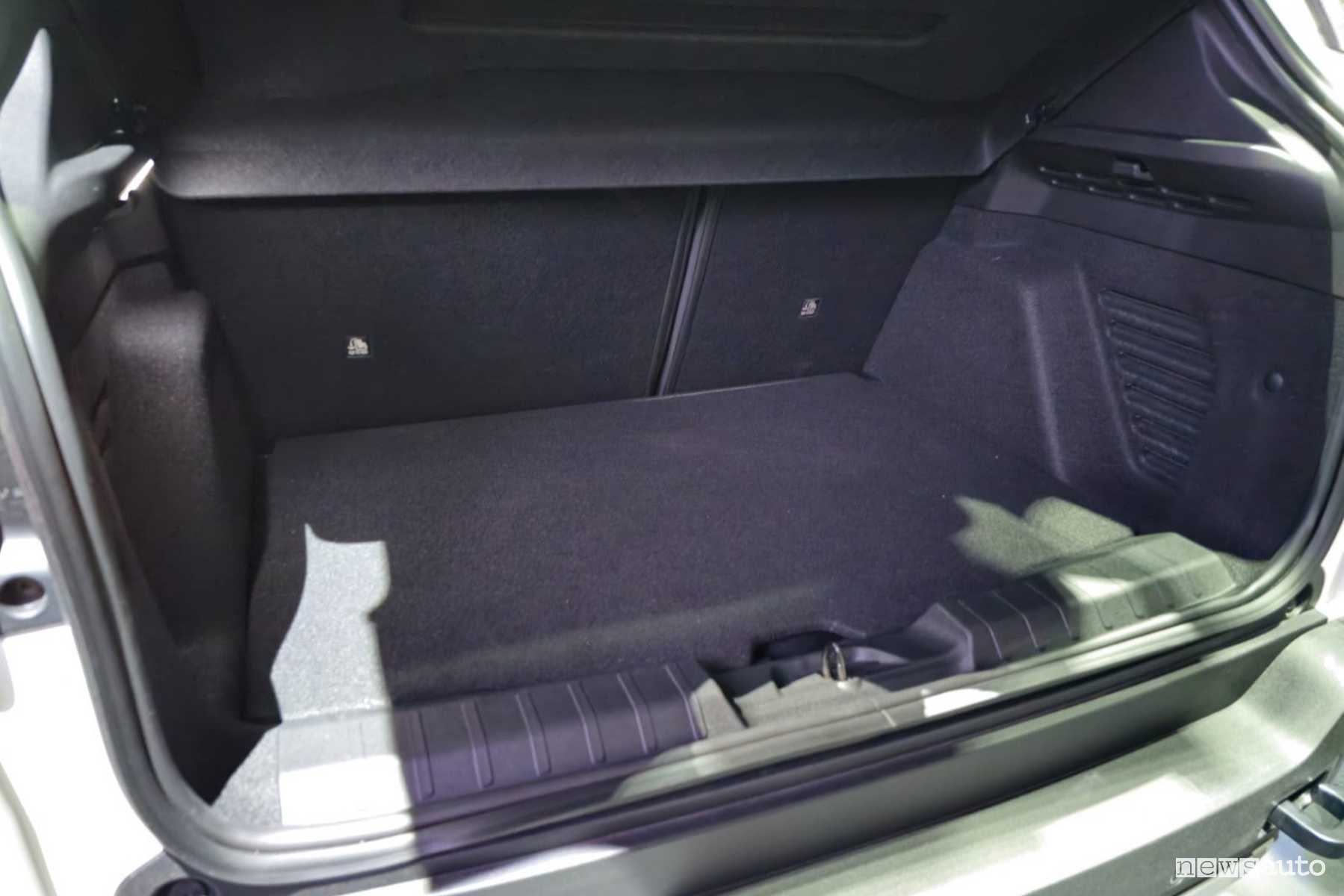 Jeep Avenger 4xe bagagliaio abitacolo
