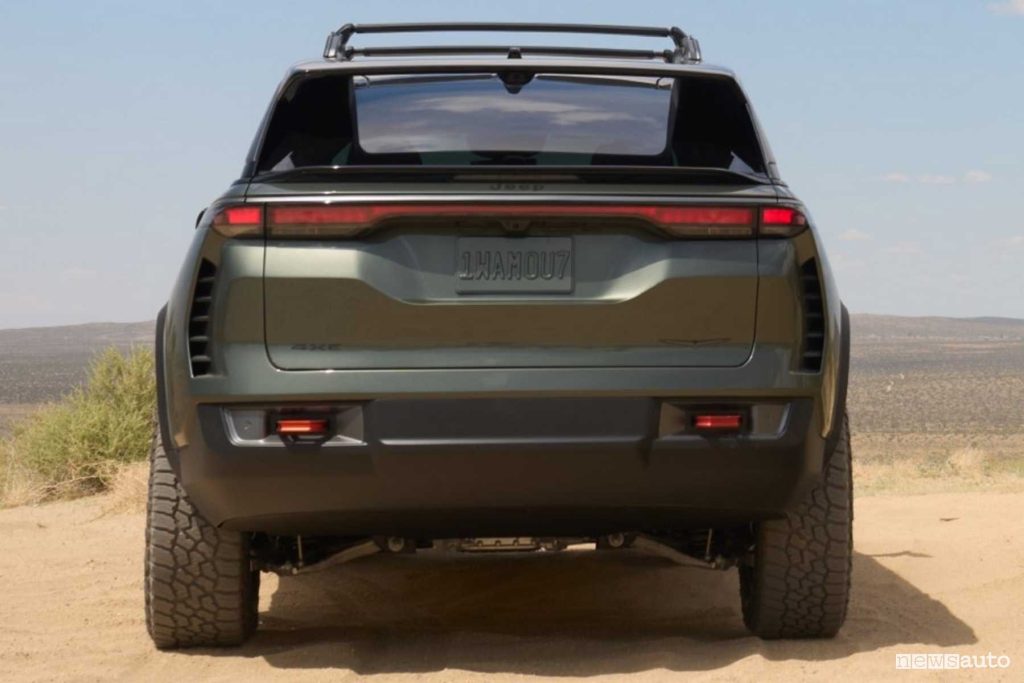 Jeep Wagoneer S Trailhawk Concept posteriore