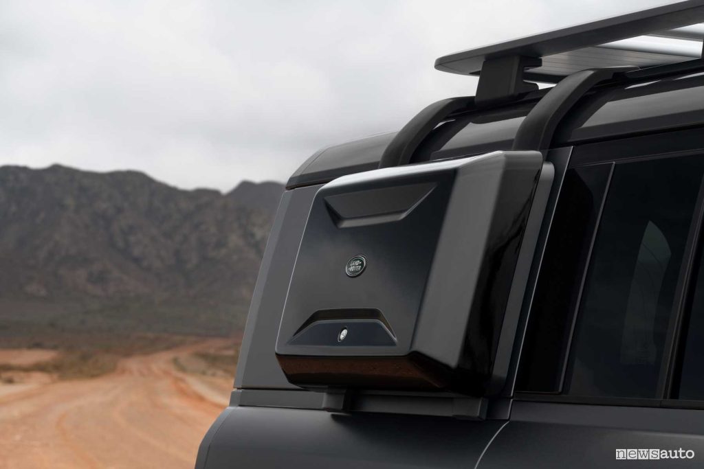 Nuova Land Rover Defender 130 Outbound porta attrezzi laterale esterno