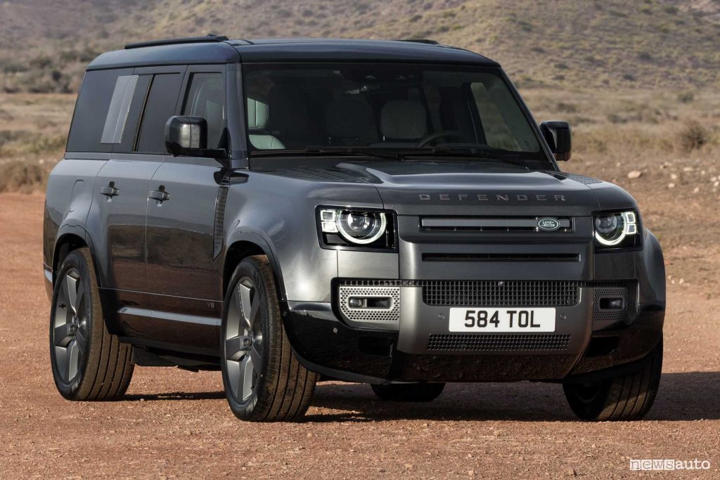 Nuova Land Rover Defender 130 V8 anteriore 3/4