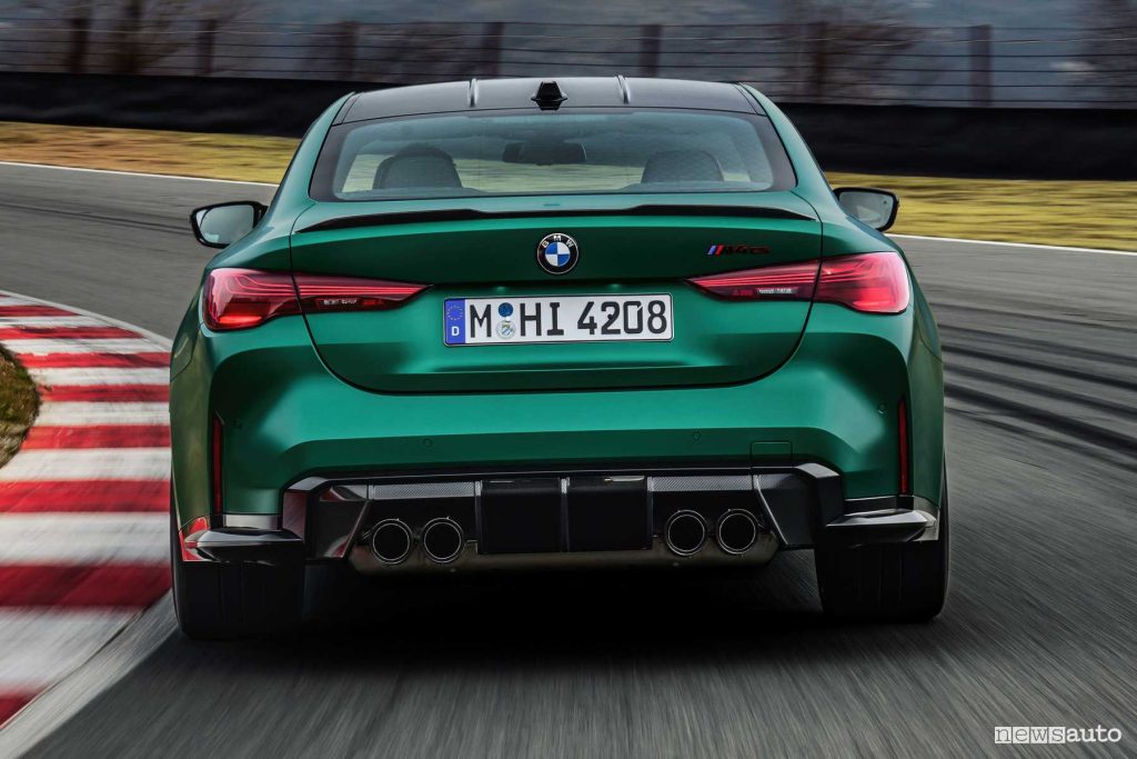 Nuova BMW M4 CS in pista