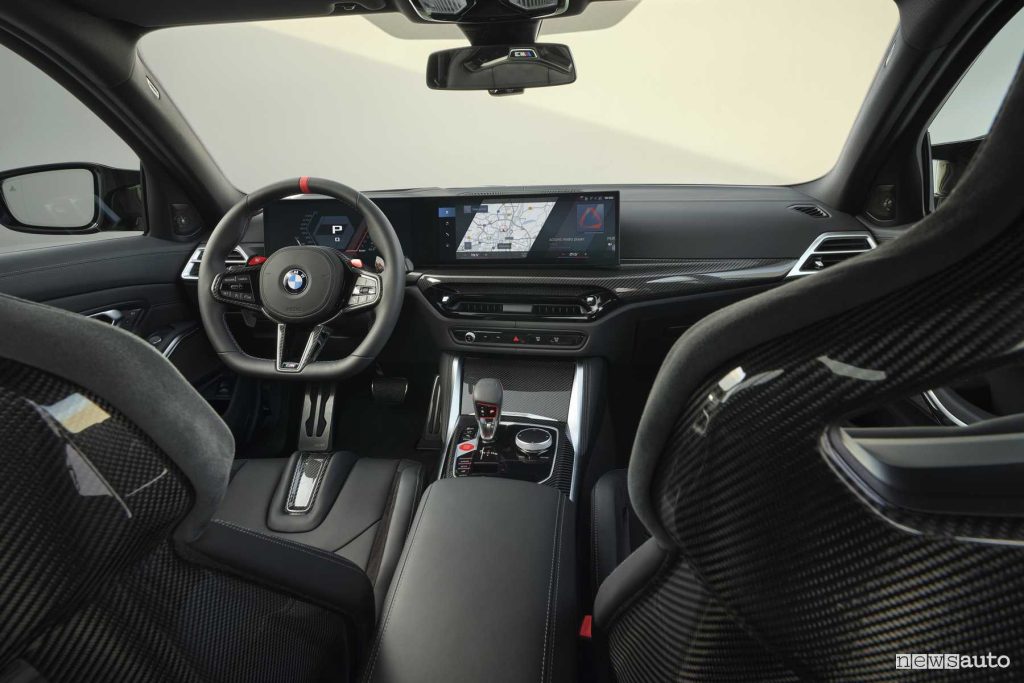Nuova BMW M3 plancia abitacolo