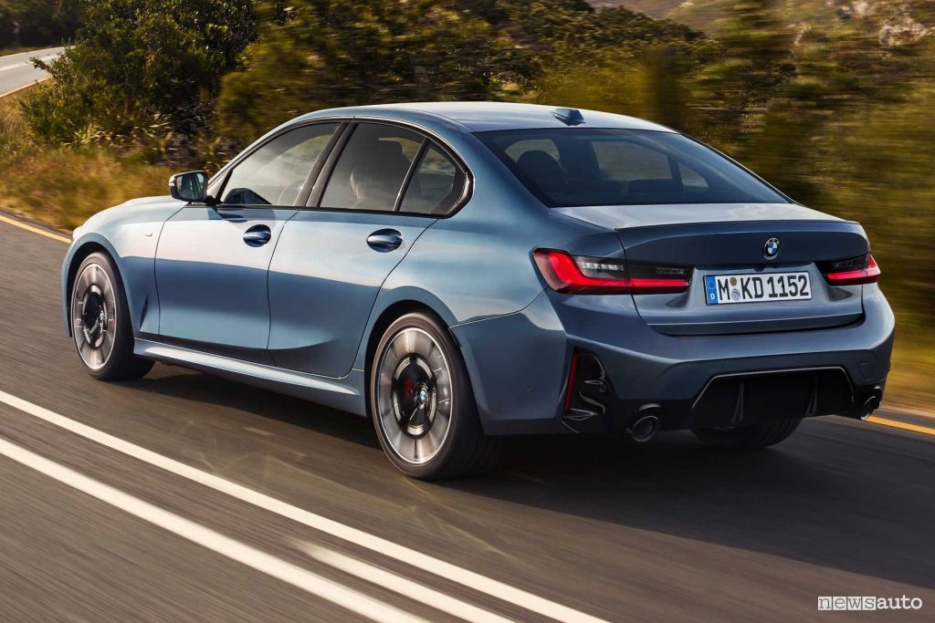 Nuova BMW Serie 3 330i su strada