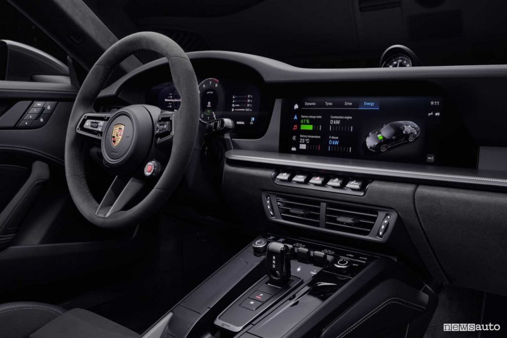 Porsche 911 Carrera GTS plancia abitacolo