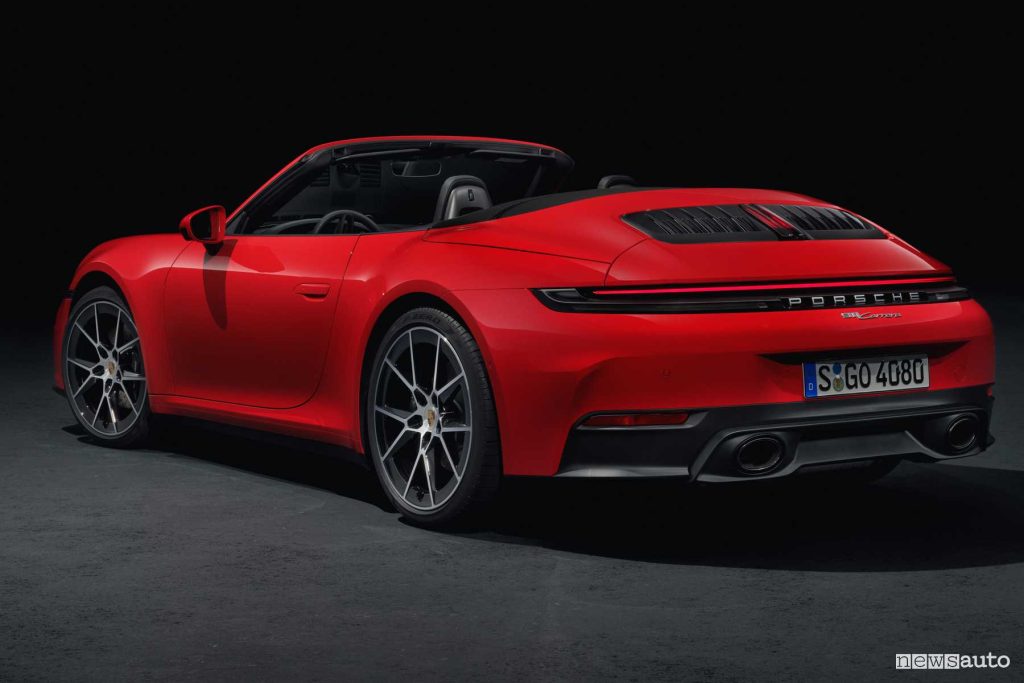 Porsche 911 Carrera Cabriolet posteriore 3/4