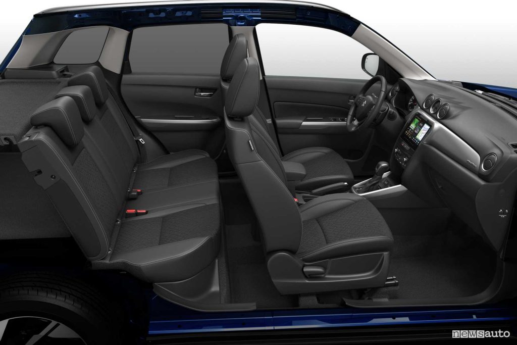 Nuova Suzuki Vitara Hybrid 2024 sedili abitacolo