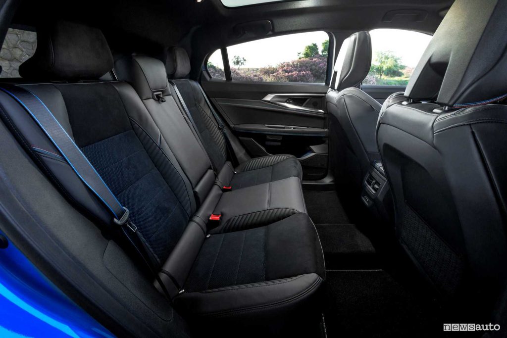 Renault Rafale E-Tech Hybrid Esprint Alpine sedili posteriori abitacolo