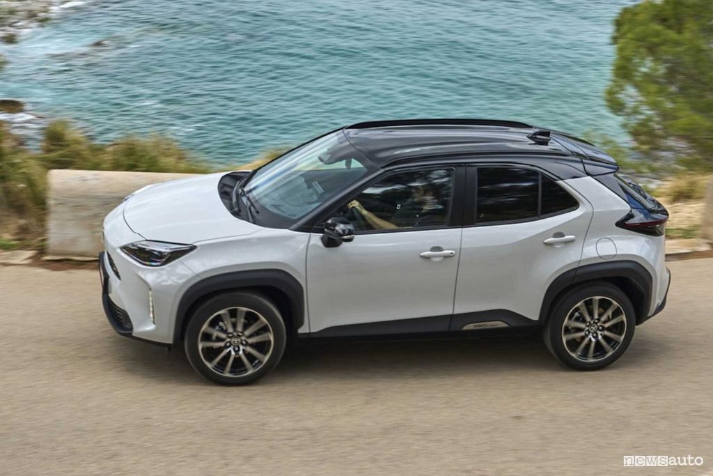 Toyota Yaris Cross GR Sport su strada