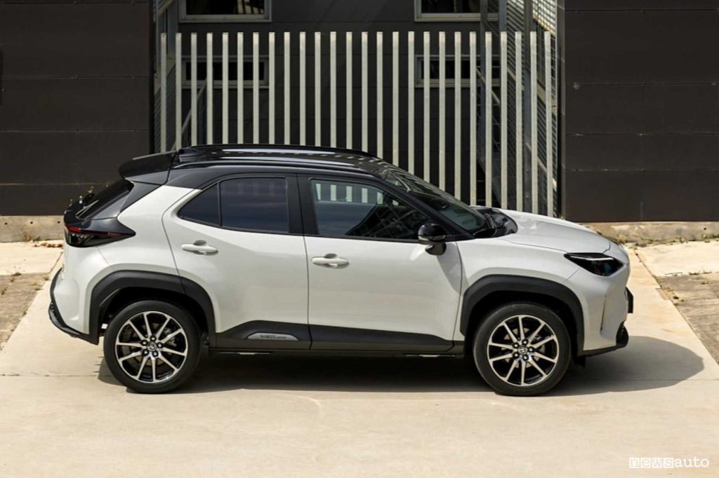 Toyota Yaris Cross GR Sport laterale