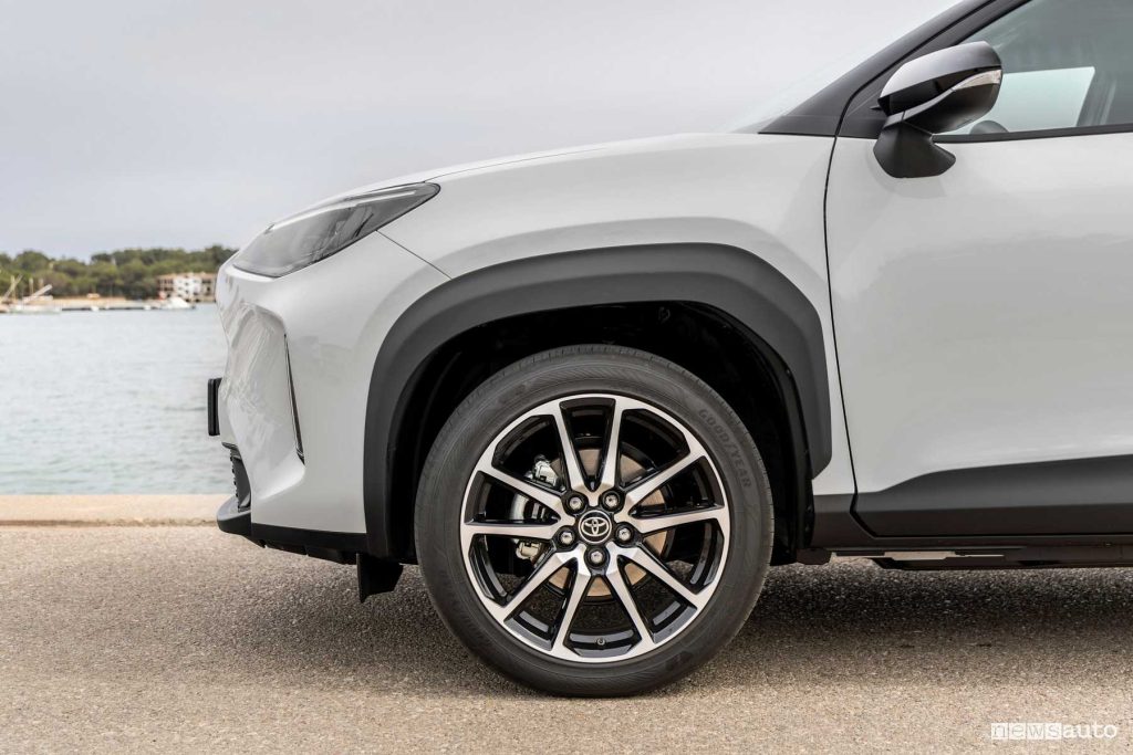Toyota Yaris Cross GR Sport cerchi in lega