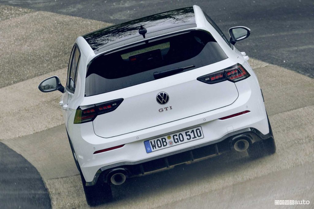 Volkswagen Golf GTI Clubsport in pista al Nürburgring