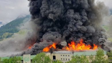 Incendio alla fabbrica di colonnine di ricarica