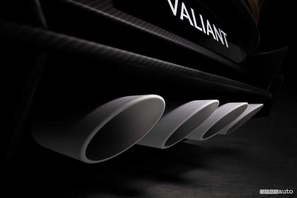 Aston Martin Valiant scarico con 4 terminali di scarico