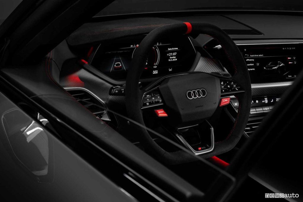 Audi RS e-tron GT volante abitacolo