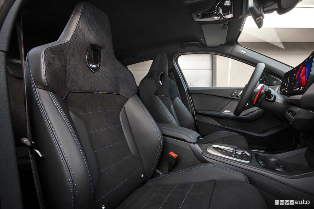 Nuova BMW Serie 1 M135 xDrive sedili anteriori